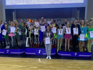 Шесть призовых мест заняли нижегородские спортсмены на соревнованиях по акробатическому рок-н-роллу!